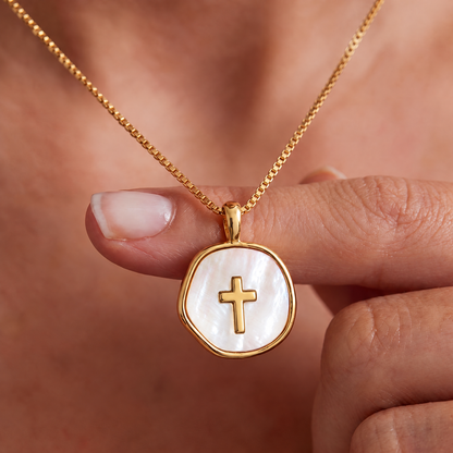 Seraphine Seashell Cross Necklace – 18k Gold