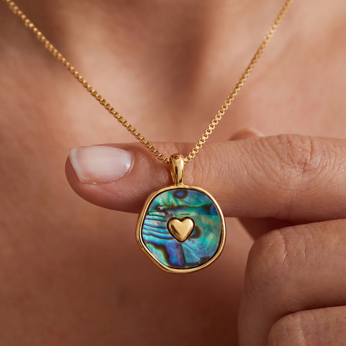 Aurora Light Cross Necklace in Aurora Heart (Copper Metal), 18k Gold Plated
